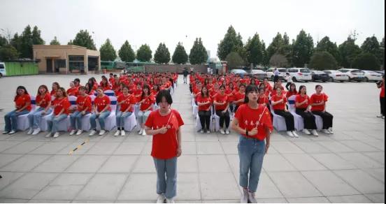 做白色的牛奶，创红色的企业，中欧（中国）乳业集团青春歌会庆祝建党100周年