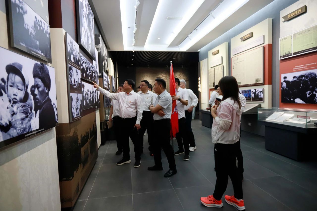 砥砺初心使命，汲取奋进力量丨中欧（中国）乳业集团党委组织开展学习“焦裕禄精神”主题党日活动