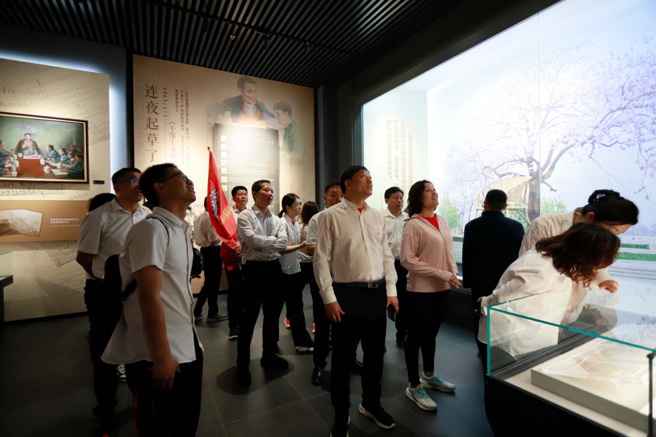 砥砺初心使命，汲取奋进力量丨中欧（中国）乳业集团党委组织开展学习“焦裕禄精神”主题党日活动