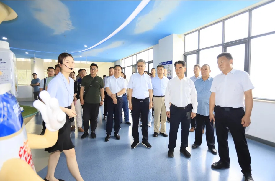 中欧（中国）丨中国人民大学河南校友会莅临中欧（中国）参观座谈