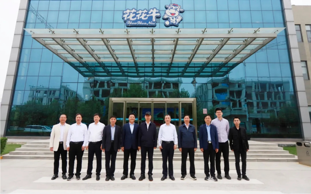 中国工程院院士任发政莅临中欧（中国）乳业集团调研指导工作