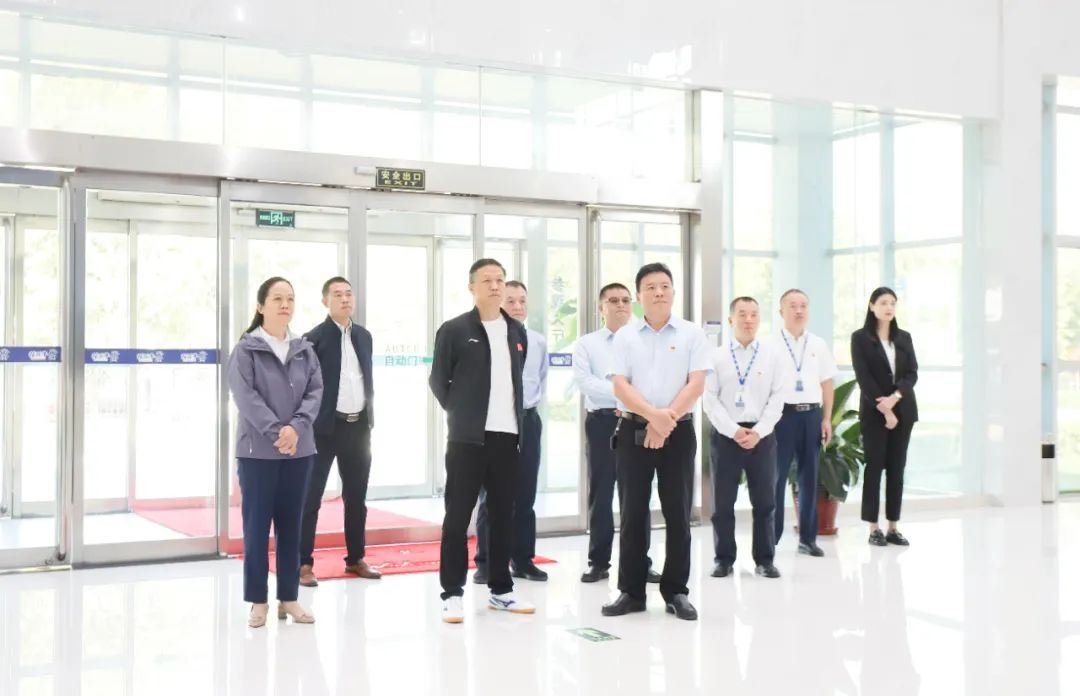 快乐过“双节”，安全不放假｜河南农投集团党委书记、董事长李晓寰一行莅临中欧（中国）乳业集团开展“双节”安全生产大检查活动并慰问一线职工、