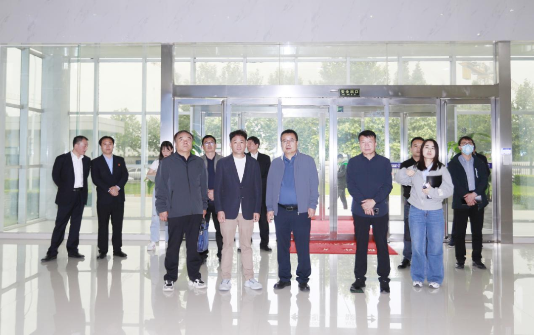 中欧（中国）丨宁夏农业农村厅畜牧兽医局局长洪龙一行莅临中欧（中国）参观调研