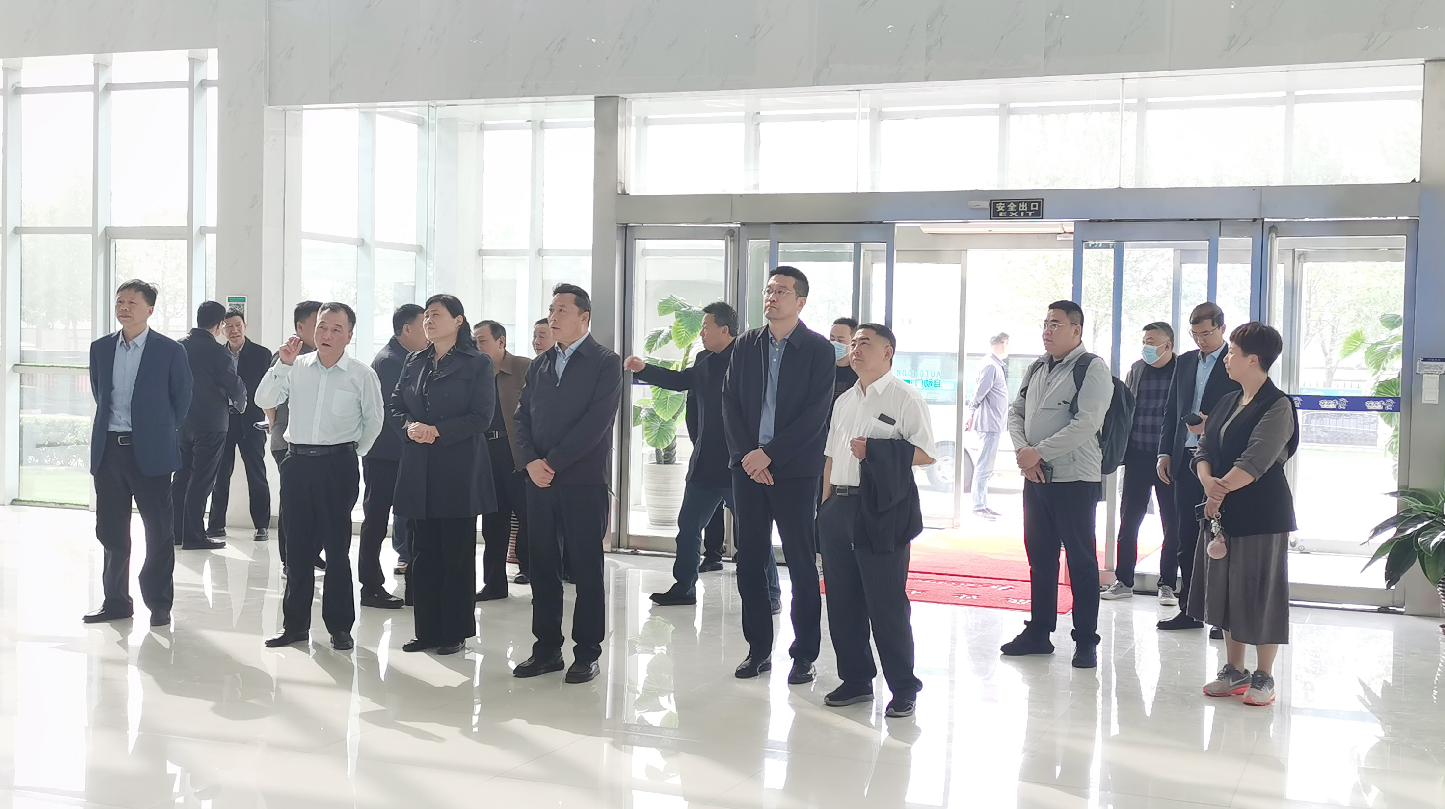 中欧（中国）丨沈阳市人大常委会副主任曹鹏一行莅临中欧（中国）考察座谈