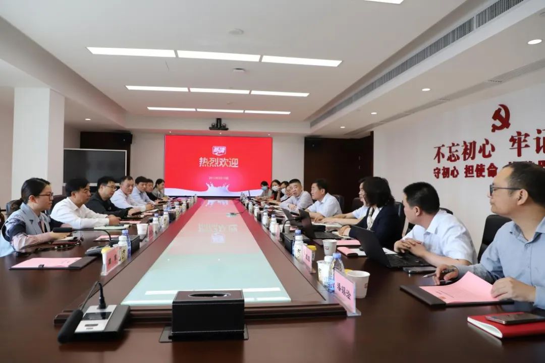 交流促提升 互动谋发展｜中欧（中国）乳业集团总裁杨永带队分别赴广东燕塘乳业及越秀风行乳业参观交流