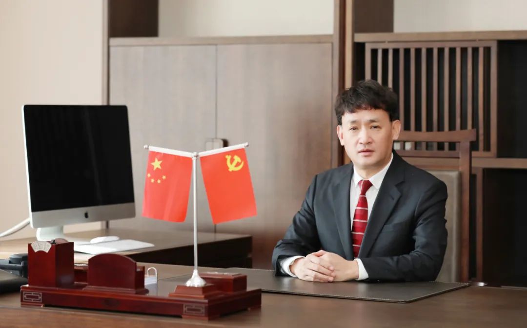 双双获奖 喜事连连｜ 中欧（中国）乳业集团荣获“河南省知名品牌”奖，董事长关晓彦荣膺“2022年度品牌人物”
