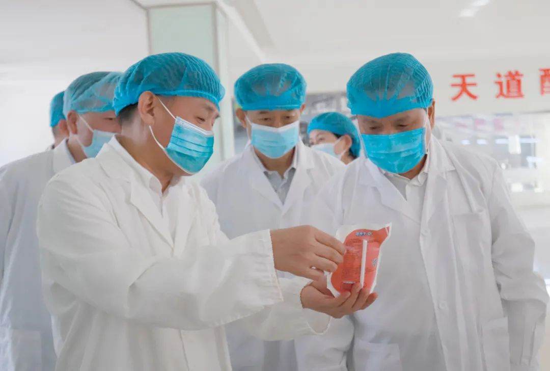快讯丨河南省人民政府副省长武国定莅临中欧（中国）乳业集团瑞亚牧业调研奶源基地建设情况