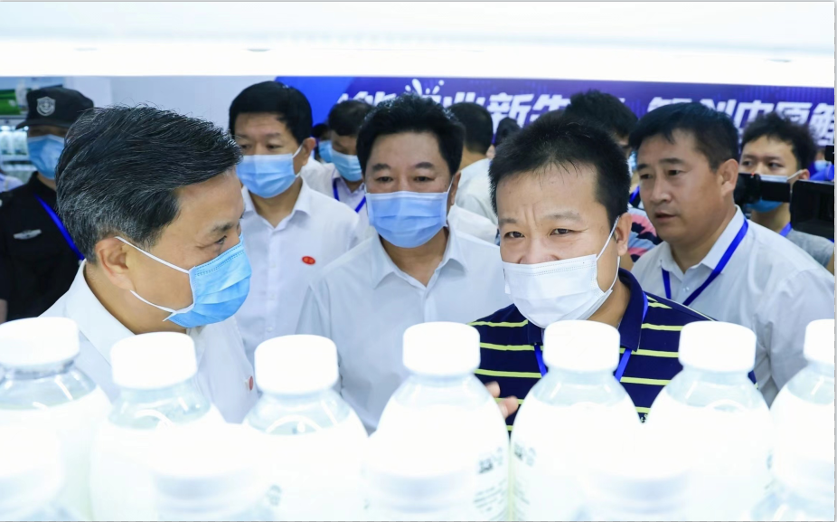中欧（中国） | 第34届中原畜牧业交易博览会开幕河南省人民政府副省长武国定莅临中欧（中国）展台参观