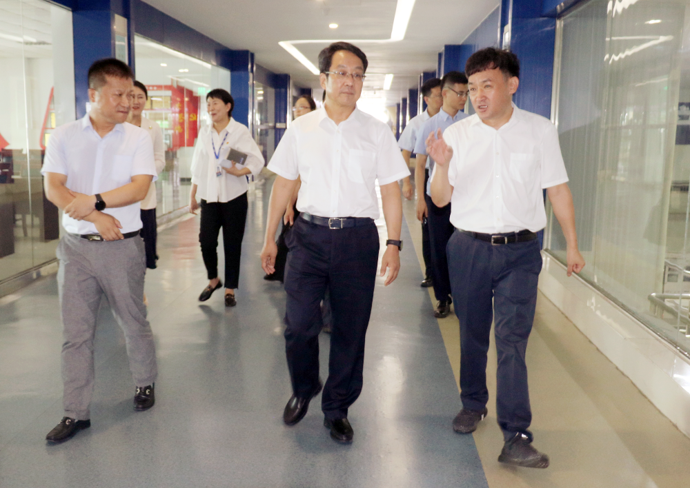 河南省高级人民法院院长胡道才一行莅临中欧（中国）乳业集团开展“万人助万企”活动 助力企业发展