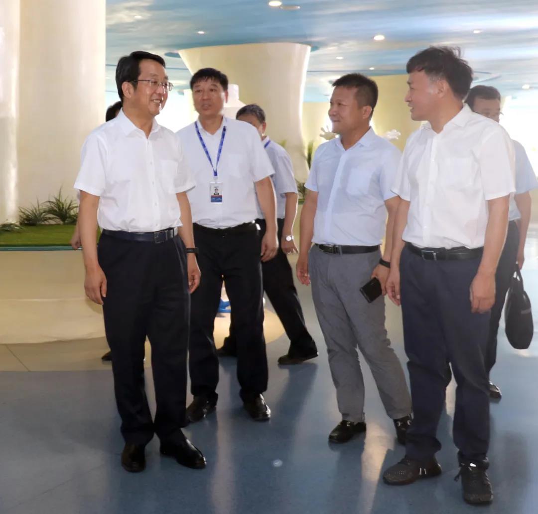 河南省高级人民法院院长胡道才一行莅临中欧（中国）乳业集团开展“万人助万企”活动 助力企业发展