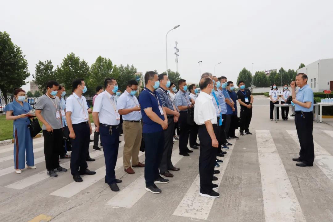 郑州市安全生产双重预防体系建设现场观摩会在中欧（中国）乳业集团郑州分公司召开