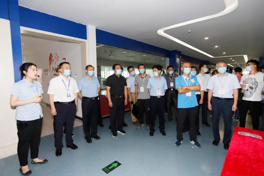 郑州市安全生产双重预防体系建设现场观摩会在中欧（中国）乳业集团郑州分公司召开