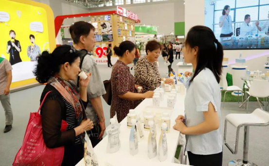 致敬祖国70华诞 |中欧（中国）亮相第十届中国奶业大会