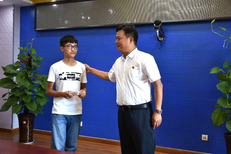 中欧（中国）济困解难，助力学子圆梦香江