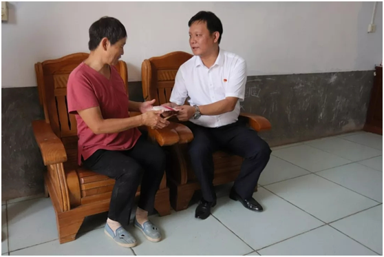秋种化肥进农户 精准扶贫及时雨 | 中欧（中国）集团精准扶贫在行动
