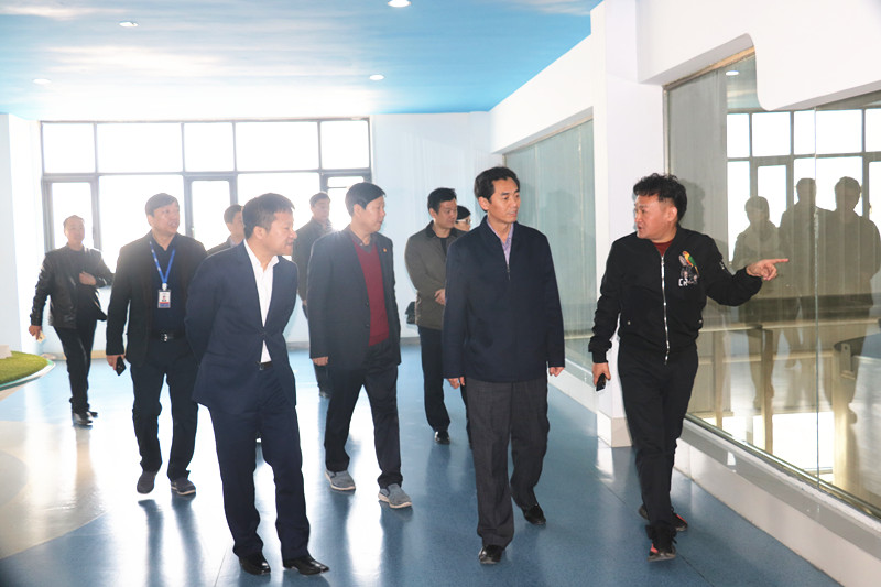 封丘县县长王献臣一行莅临 中欧（中国）集团养殖、乳品事业部参观调研