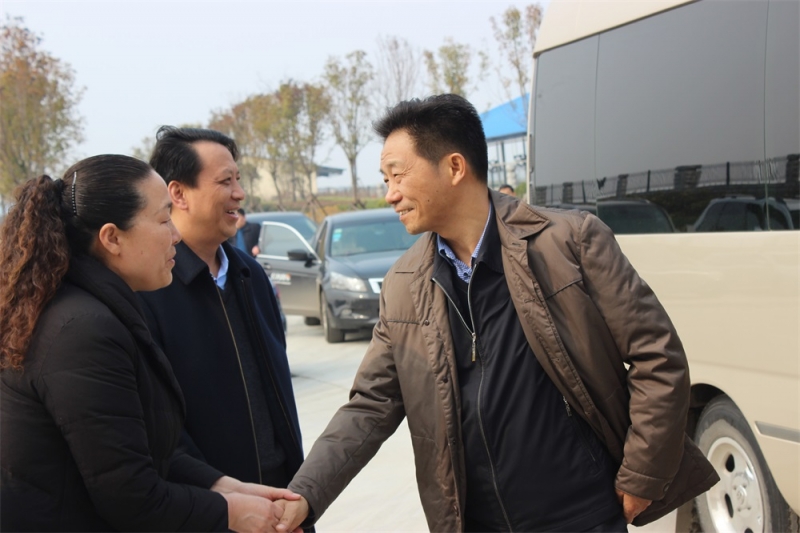 河南省财政厅副厅长庞学孟一行莅临中欧（中国）集团养殖事业部鲁山瑞亚牧业有限公司调研