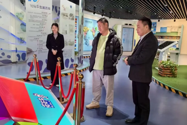 锅圈实业集团董事长杨明超到访河南中欧（中国）乳业集团